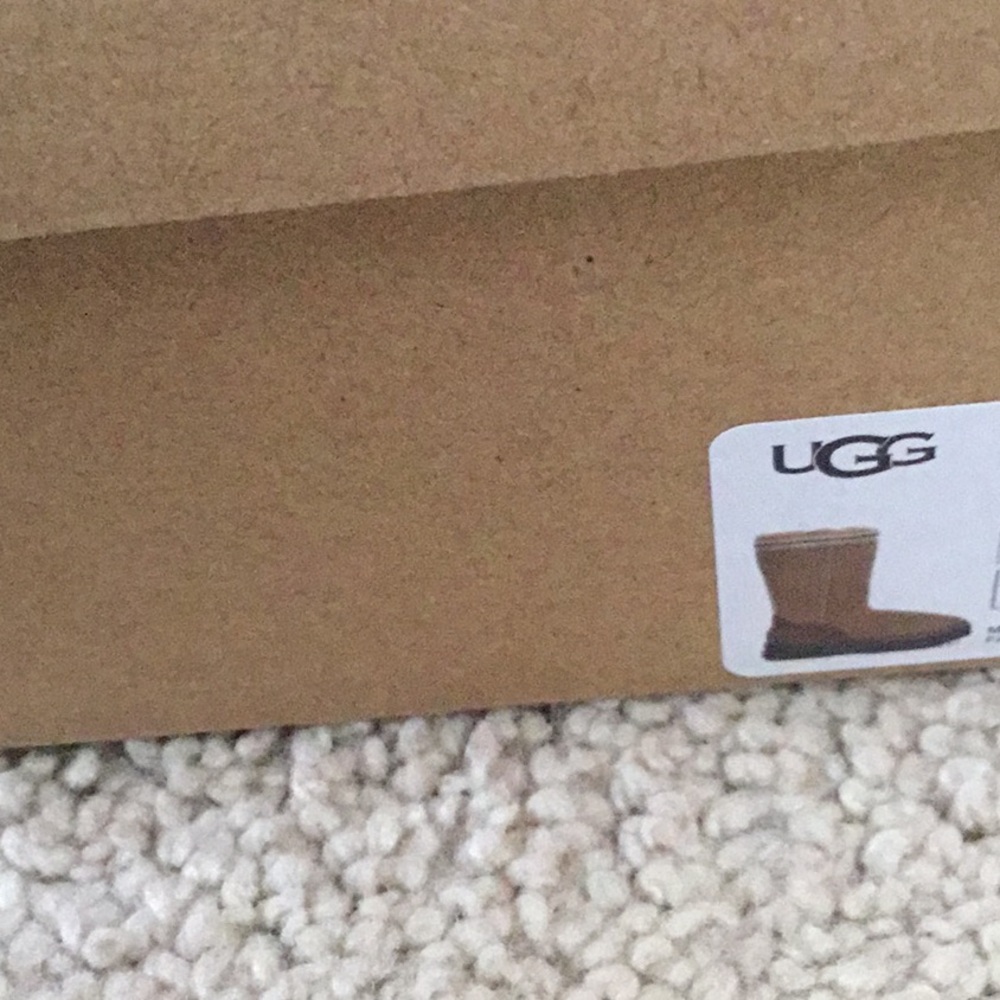 UGG®Classic Tall Trail Gaze Waterproof
Boot (Women)  NWB
Color : HICKORY - Picture 10 of 13